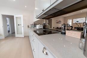 Reading Green Park Village Serviced Apt