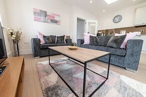 Reading Green Park Village Serviced Apt