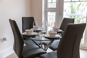 Reading Green Park Village Serviced Apt