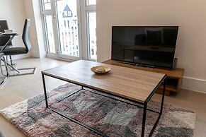 Reading Green Park Village Serviced Apt