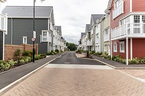 Reading Green Park Village Serviced Apt