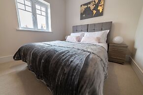 Reading Green Park Village Serviced Apt