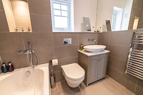 Reading Green Park Village Serviced Apt