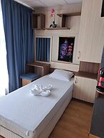 City Hotel
