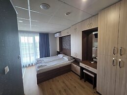 City Hotel