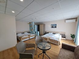 City Hotel