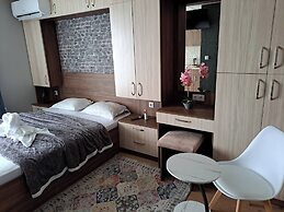 City Hotel