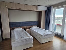 City Hotel