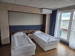 City Hotel