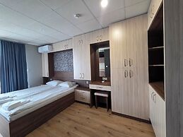 City Hotel