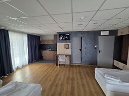 City Hotel