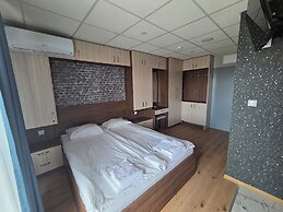 City Hotel