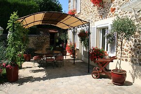 Le Petit Nailly