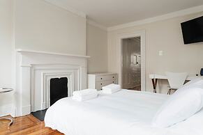 West Village 2 BR and Private Roof Deck