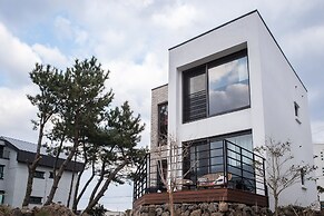 Aewol Bada Town House