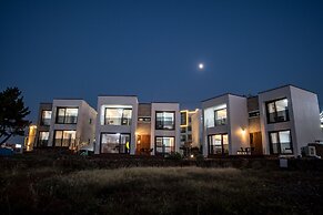 Aewol Bada Town House