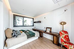 Aewol Bada Town House