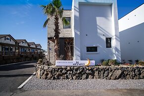 Aewol Bada Town House