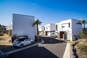 Aewol Bada Town House