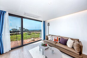 Aewol Bada Town House