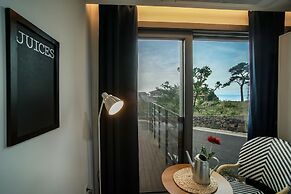 Aewol Bada Town House