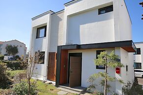 Aewol Bada Town House