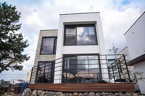 Aewol Bada Town House