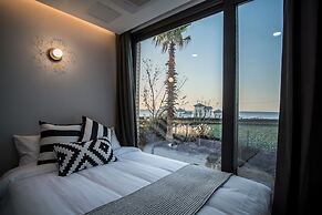 Aewol Bada Town House