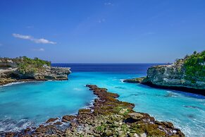 Blue Lagoon Avia Villas