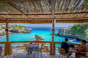 Blue Lagoon Avia Villas