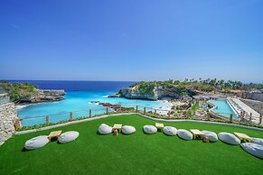 Blue Lagoon Avia Villas