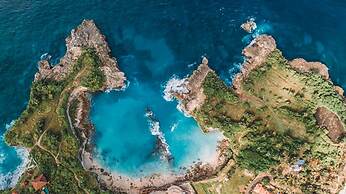 Blue Lagoon Avia Villas