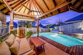 Blue Lagoon Avia Villas