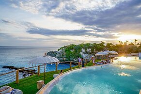 Blue Lagoon Avia Villas