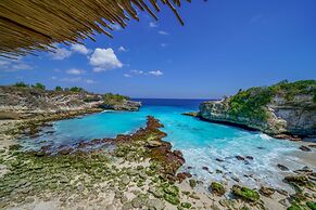 Blue Lagoon Avia Villas