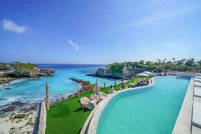 Blue Lagoon Avia Villas