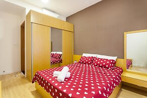 Jennifer Luxury Apartment 2BR 18TH