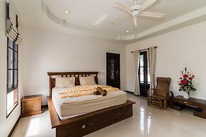 4 Bedroom Private Bali Style Villa HH1