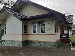 Cisarua Indah Cottage