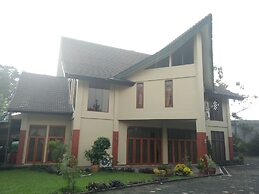 Ahadiat Hotel & Bungalow