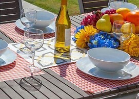 Desert Chill 5 Bedroom Home by RedAwning