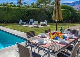 Desert Chill 5 Bedroom Home by RedAwning