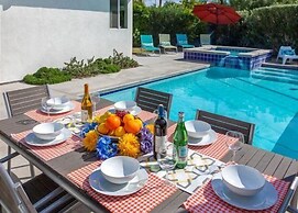 Desert Chill 5 Bedroom Home by RedAwning