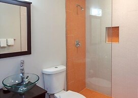 Desert Chill 5 Bedroom Home by RedAwning