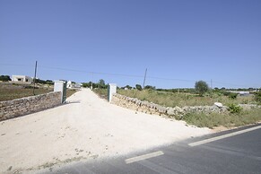 Villa, Trulli e Piscina nel Cuore della Valle d'Itria