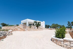 Villa, Trulli e Piscina nel Cuore della Valle d'Itria
