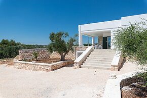 Villa, Trulli e Piscina nel Cuore della Valle d'Itria