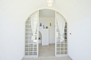 Villa, Trulli e Piscina nel Cuore della Valle d'Itria