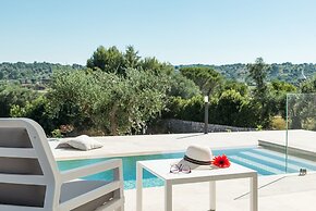 Villa, Trulli e Piscina nel Cuore della Valle d'Itria