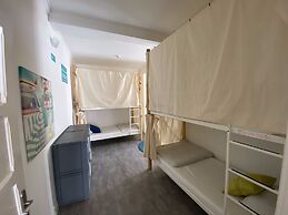 Surfer's Den Ericeira